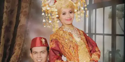 10 Model Baju Adat Minang dengan Hijab yang Cantik dan Modis