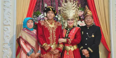 10 Baju Adat Pernikahan Minang yang Paling Elegan dan Indah