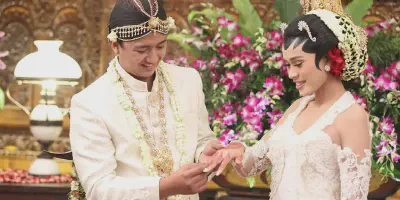 Inspirasi Baju Akad Pengantin yang Unik dan Elegan