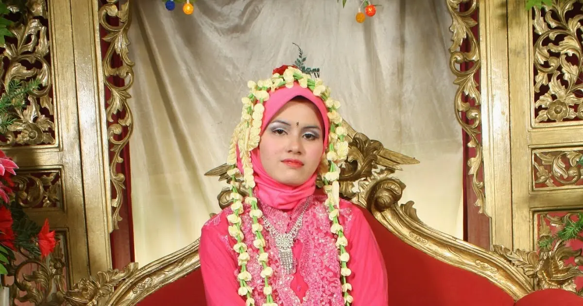 Tips Memilih Baju Ibu Pengantin Wanita yang Elegan dan Tepat