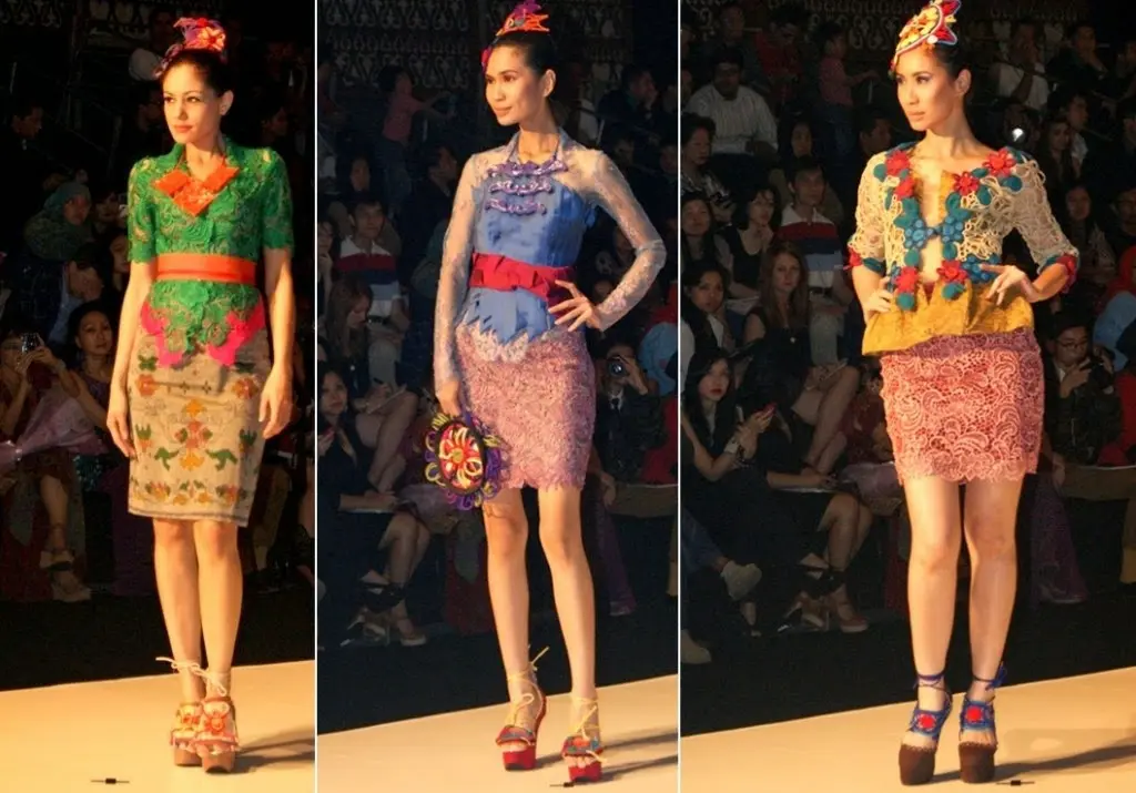 5 Desain Baju Kebaya Batak Modern Terbaru yang Harus Kamu Miliki