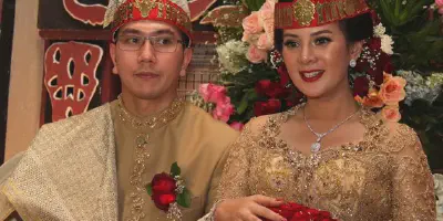 7 Baju Kebaya Batak Terbaru untuk Gaya Modis di Tahun Ini