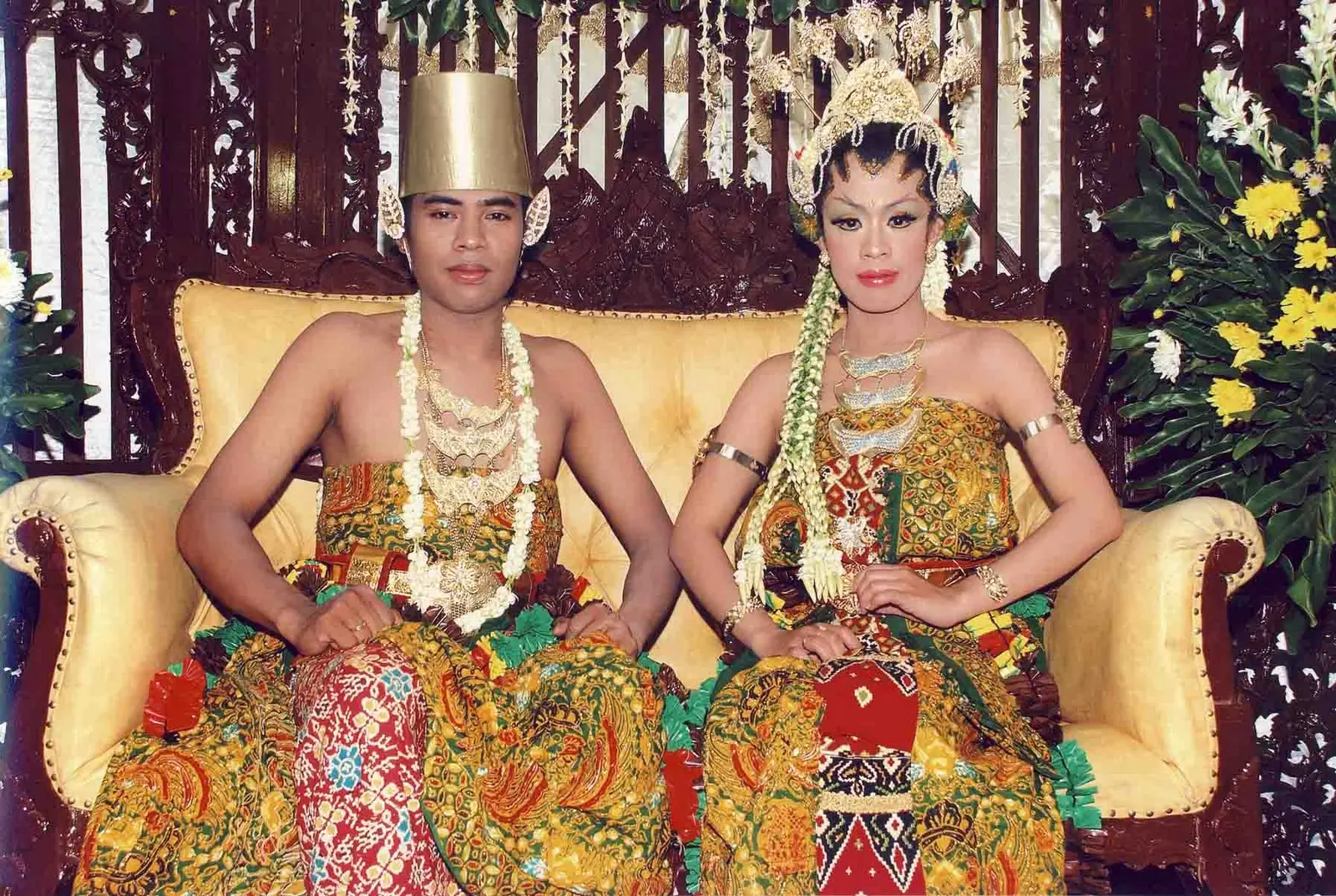 Ragam Baju Adat Manten Jawa dengan Desain yang Elegan