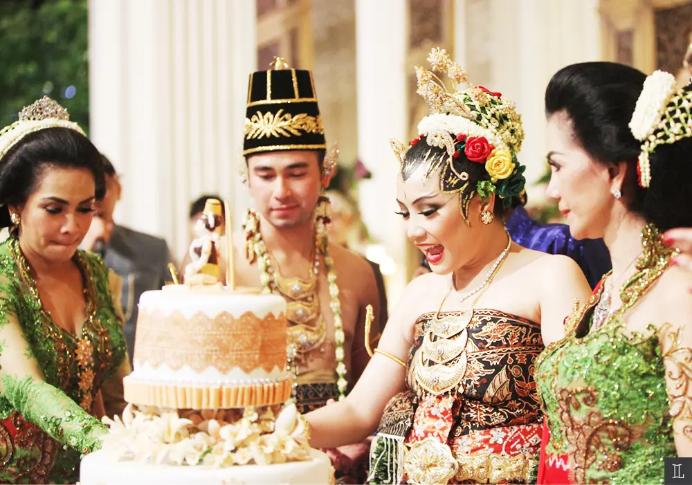 7 Jenis Baju Nikah Adat Jogja yang Cantik dan Elegan