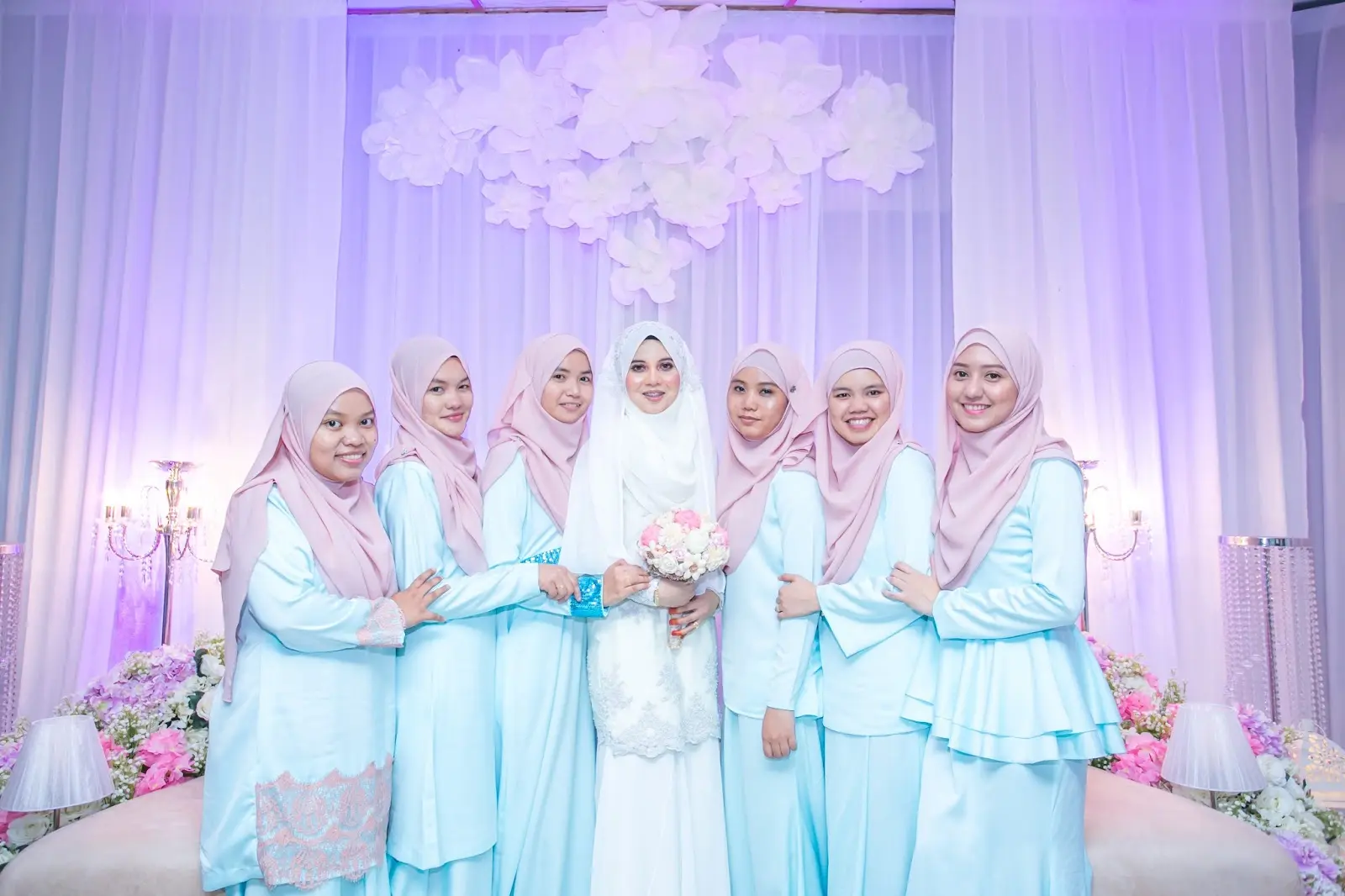 16 Model Baju Nikah Anak Tercantik dan Terlihat Elegan di Pesta Pernikahan