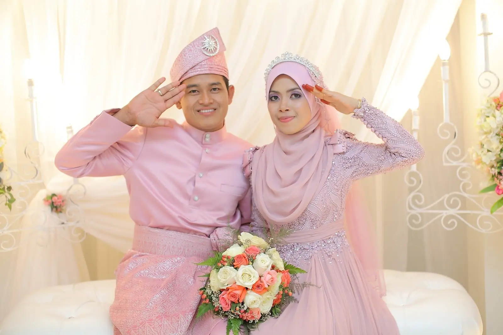 Baju Pasangan Pengantin: Menemukan Gaya Modern yang Sempurna untuk Hari Bahagia Anda
