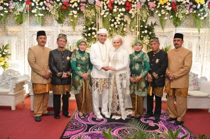 5 Ide Baju Pendamping Pengantin Orang Tua untuk Acara Pernikahan: Tampil Anggun dan Memukau di Hari Bahagia Anakmu