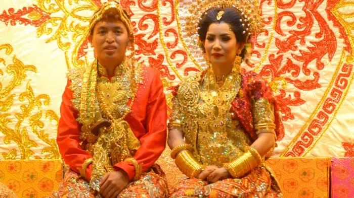 Baju Pengantin Adat Bugis Modern: Kebaya yang Menawan untuk Hari Bahagia