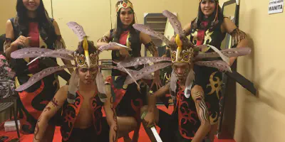 Baju Pengantin Adat Dayak: Memperlihatkan Kecantikan dan Budaya Lokal