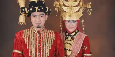 Mengenal Baju Pengantin Adat Mandailing: Simbol Perpaduan Budaya dan Keindahan