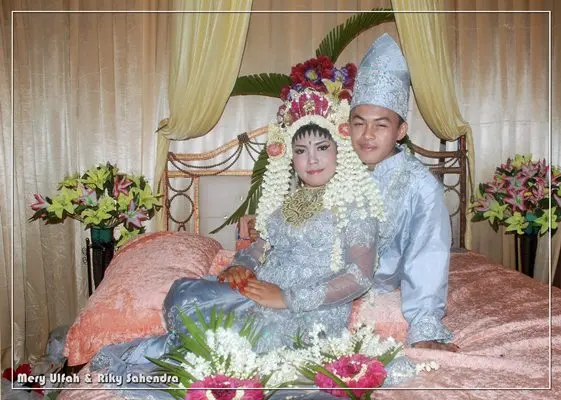 Baju Pengantin Banjarmasin: Ragam Model, Bahan, dan Warna Terbaru