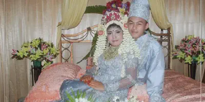 Baju Pengantin Banjarmasin: Ragam Model, Bahan, dan Warna Terbaru