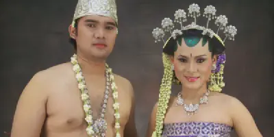 Baju Pengantin Basahan Adat Jawa - Tradisi dan Makna di Balik Pakaian Pernikahan Jawa