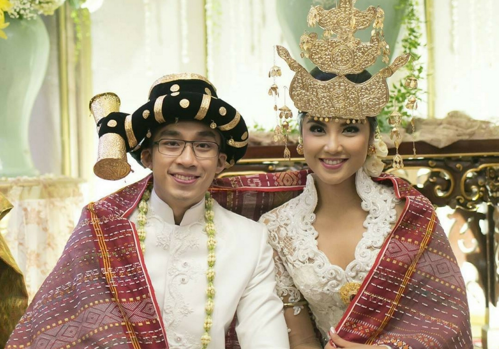 10 Model Baju Pengantin Batak 2019 yang Banyak Digemari