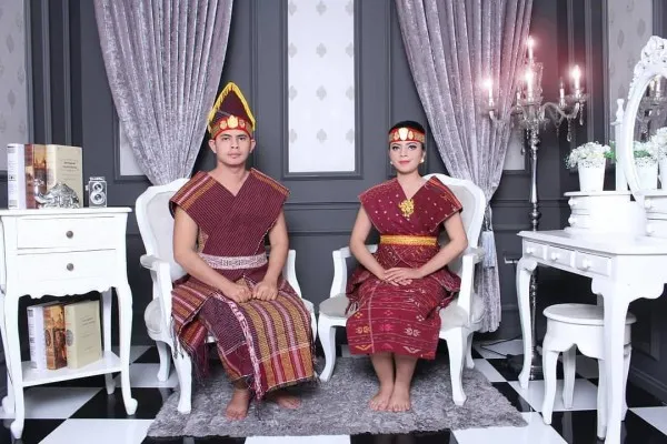 10 Inspirasi Model Baju Pengantin Batak Mandailing yang Elegan dan Menawan