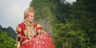 10 Desain Baju Pengantin Bugis Modern Terbaru dan Elegan [2021]