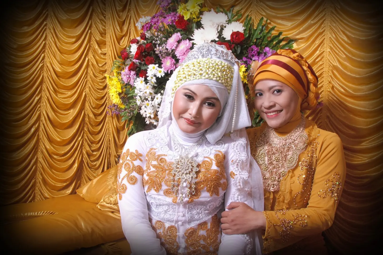 Baju Pengantin Couple Sederhana: Tampil Simpel Namun Elegan