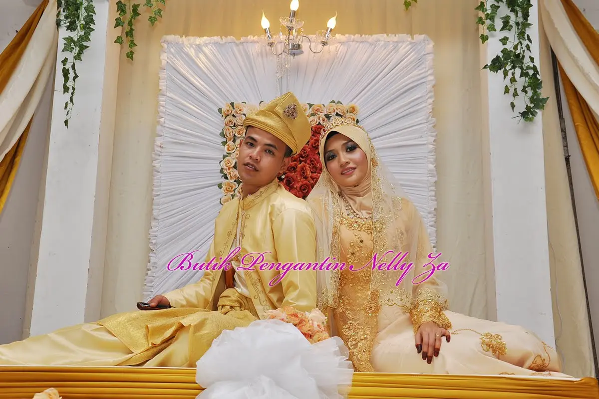 Model Baju Pengantin Cream Gold Terbaru yang Klasik dan Elegan