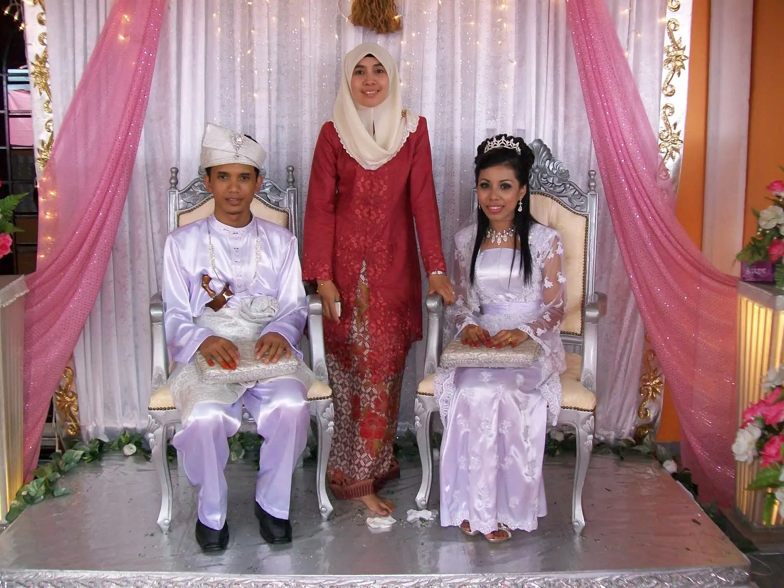 10 Model Baju Pengantin dan Pengapit yang Dapat Membuat Hari Bahagiamu Semakin Seru