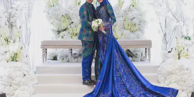 5 Model Baju Pengantin Dark Blue yang Cantik dan Elegan