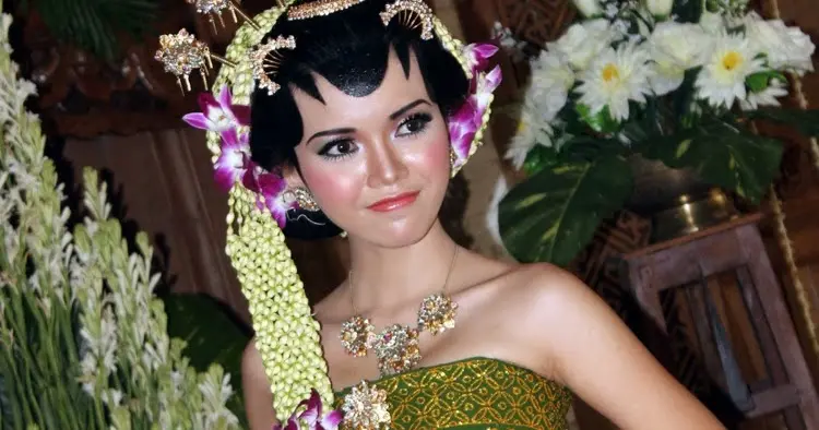 Baju Pengantin Dodotan: Tradisi Elegan untuk Pria