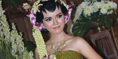 Baju Pengantin Dodotan: Tradisi Elegan untuk Pria