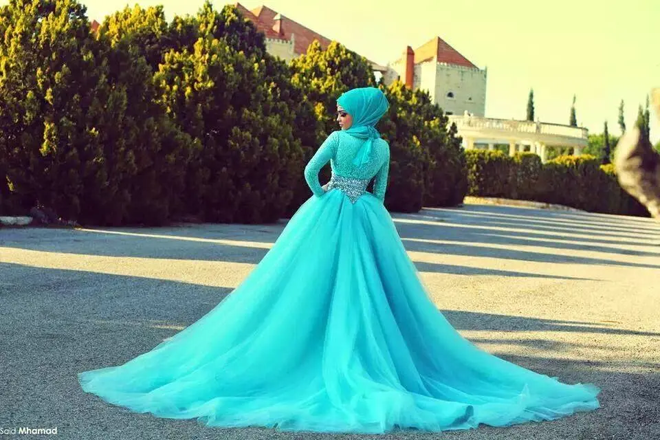 10 Ide Baju Pengantin Elegan untuk Wanita yang Ingin Tampil Memukau