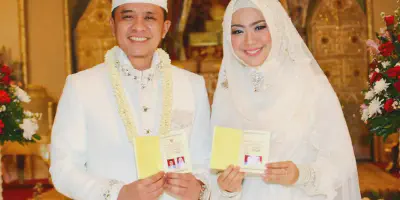 7 Ide Baju Pengantin Islami Sederhana Namun Tetap Elegan untuk Perempuan Modern