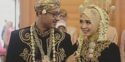 Baju Pengantin Jawa Hitam: Memikat Semua Tamu Pada Hari Pernikahan Anda