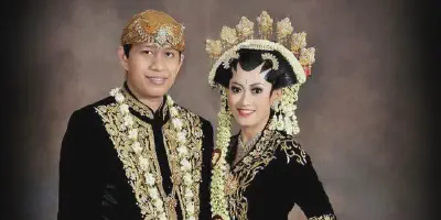 Baju Pengantin Jawa: Memperindah Hari Bahagia Anda