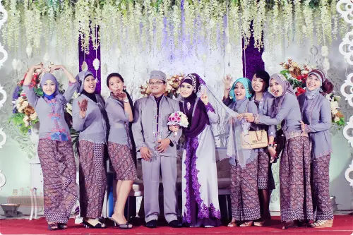 Baju Pengantin Keluarga: Memilih Pakaian Terbaik untuk Hari Penting Anda