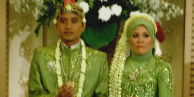 Gaya yang Menakjubkan: Baju Pengantin Laki-Laki Adat Sunda