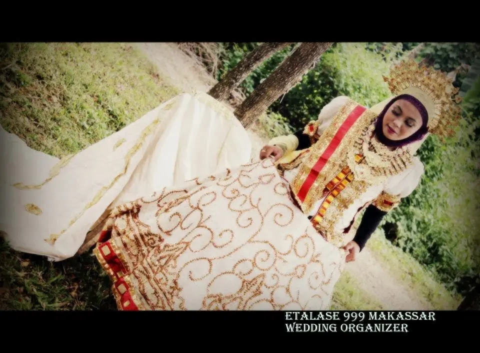 Rincian Baju Pengantin Modern Adat Bugis yang Elegan dan Menawan
