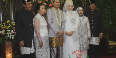 10 Baju Pengantin Muslimah Warna Putih yang Sangat Memukau