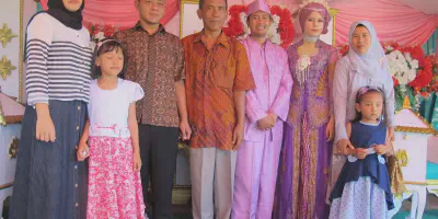 10 Inspirasi Baju Pengantin Pria Sunda yang Elegan dan Modern