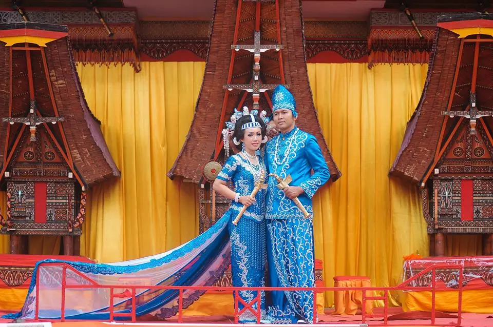 Baju Pengantin Toraja Modern: Memadukan Tradisi dan Kontemporer