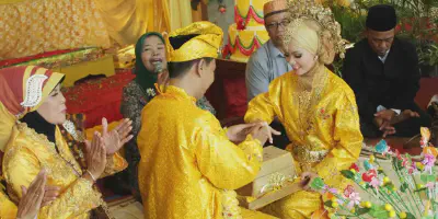 Baju Pernikahan Adat Melayu: Kaya Akan Budaya dan Makna