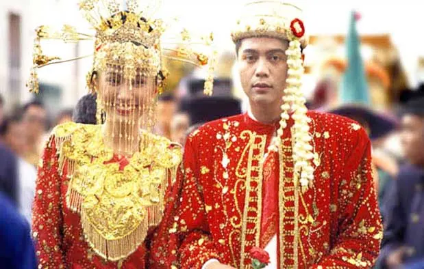 5 Model Beskap Pengantin Pria Sunda yang Diramal Berjaya Pada Tahun Ini
