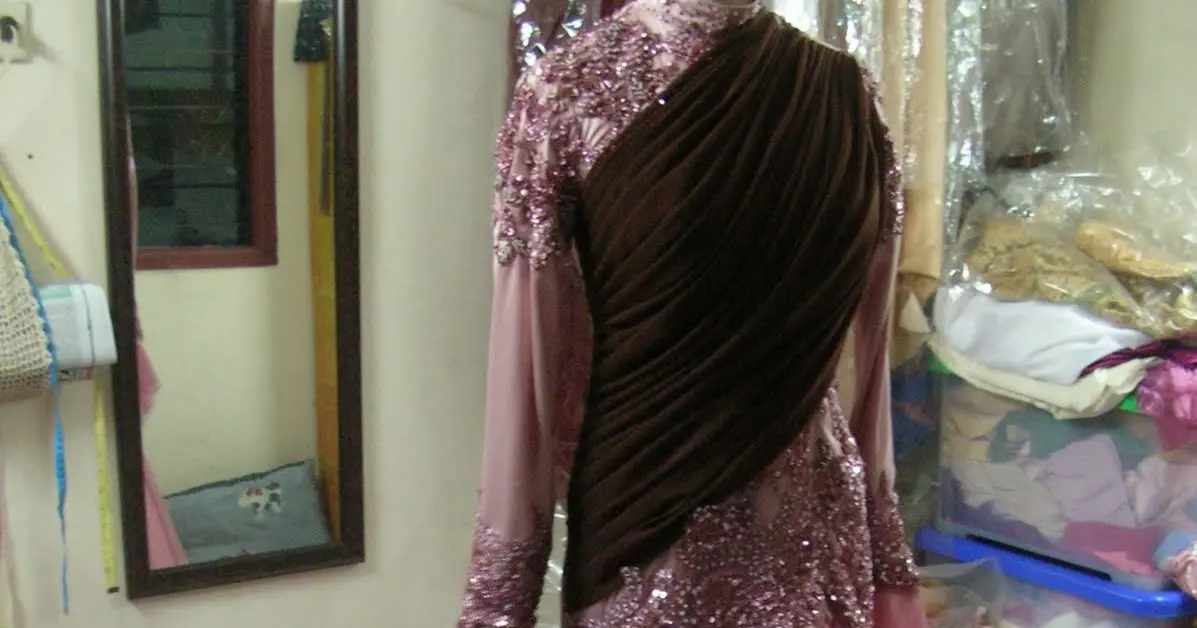 Brokat Pengantin Muslimah: Mempercantik Hari Bahagiamu dengan Serat Emas dan Perak