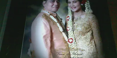 10 Inspirasi Busana Pengantin Adat Jawa yang Sangat Elegan dan Menawan