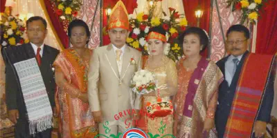 7 Contoh Kebaya Pengantin Batak yang Elegan dan Memesona!