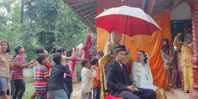 Foto Pengantin Adat Sunda: Tradisi Perkawinan yang Megah dan Elegan