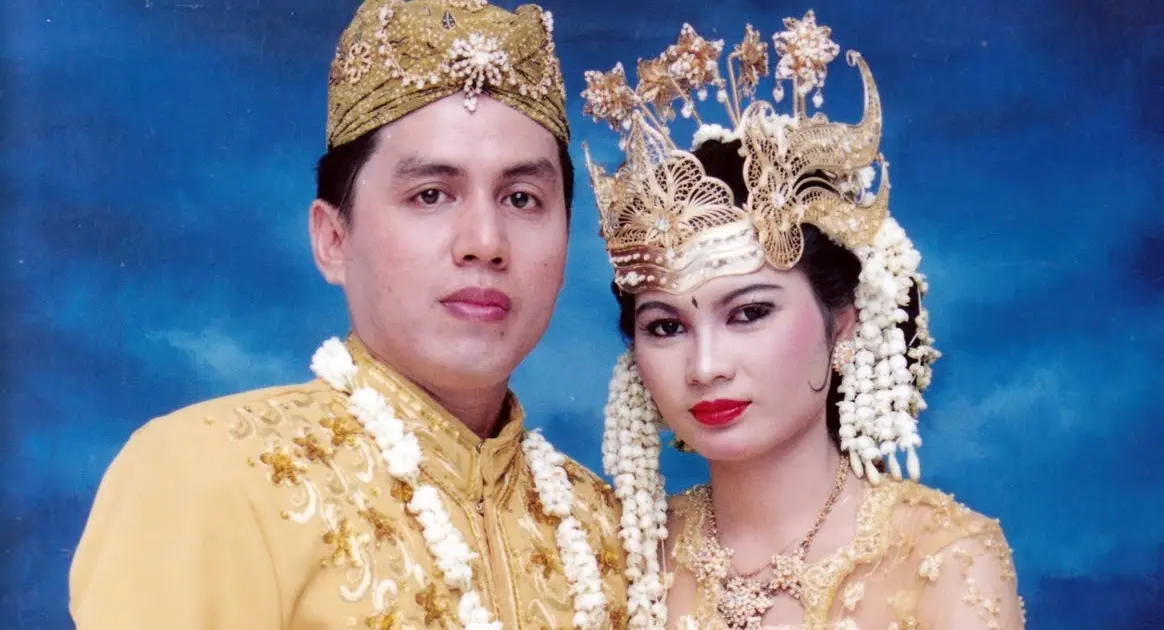 Foto Pengantin Siger Sunda: Membuat Hari Pernikahanmu Lebih Berkesan