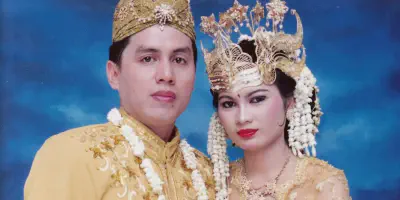 Foto Pengantin Siger Sunda: Membuat Hari Pernikahanmu Lebih Berkesan