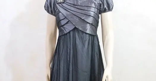 Gaun Pengantin Abu-Abu: Tampil Elegan dan Anggun di Hari Pernikahan