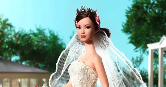 Tampil Memukau dengan Gaun Pengantin Barbie Hijab