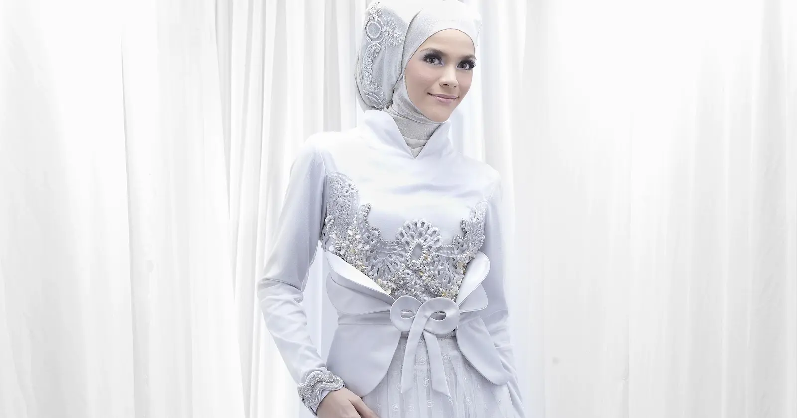 Rahasia Cantik Berbalut Gaun Pengantin Berhijab Mewah