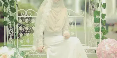 Gaun pengantin berhijab sederhana – Simple and Elegant Wedding Dress