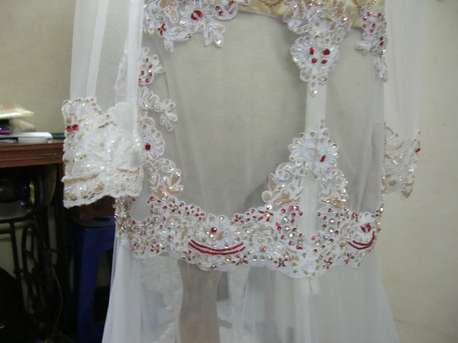 7 Gaun Pengantin Kebaya Modern yang Menarik Perhatian dalam Pernikahan Anda