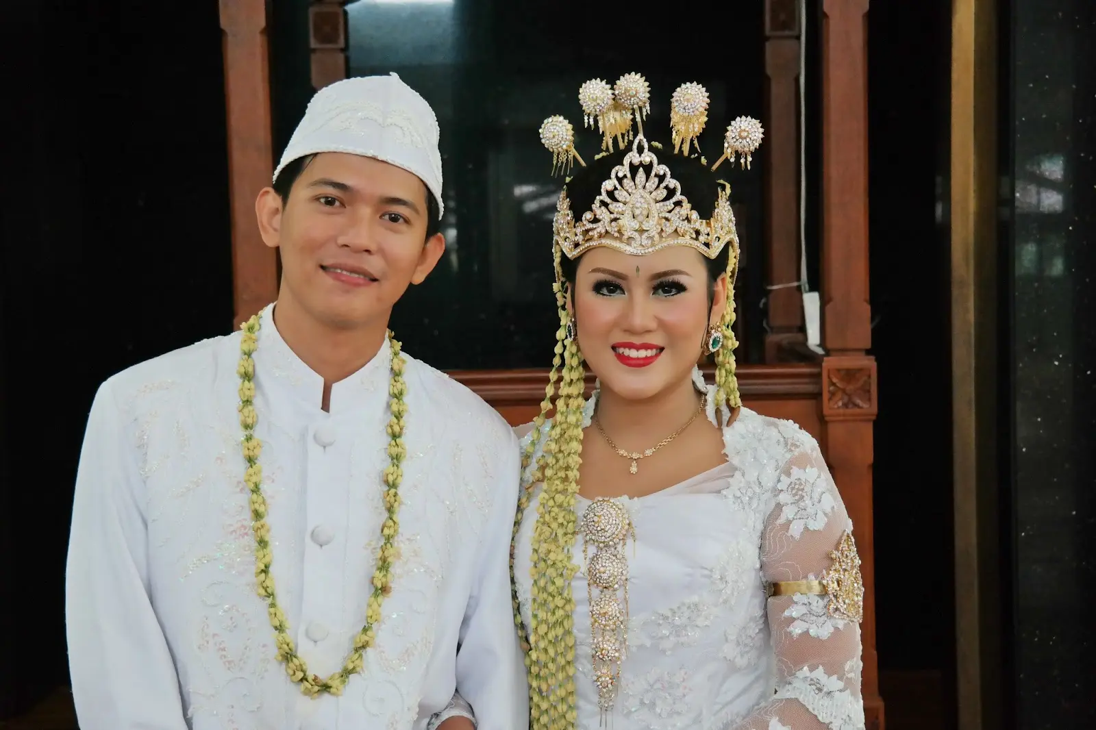 7 Gaun Pengantin Khas Sunda yang Elegan dan Memukau